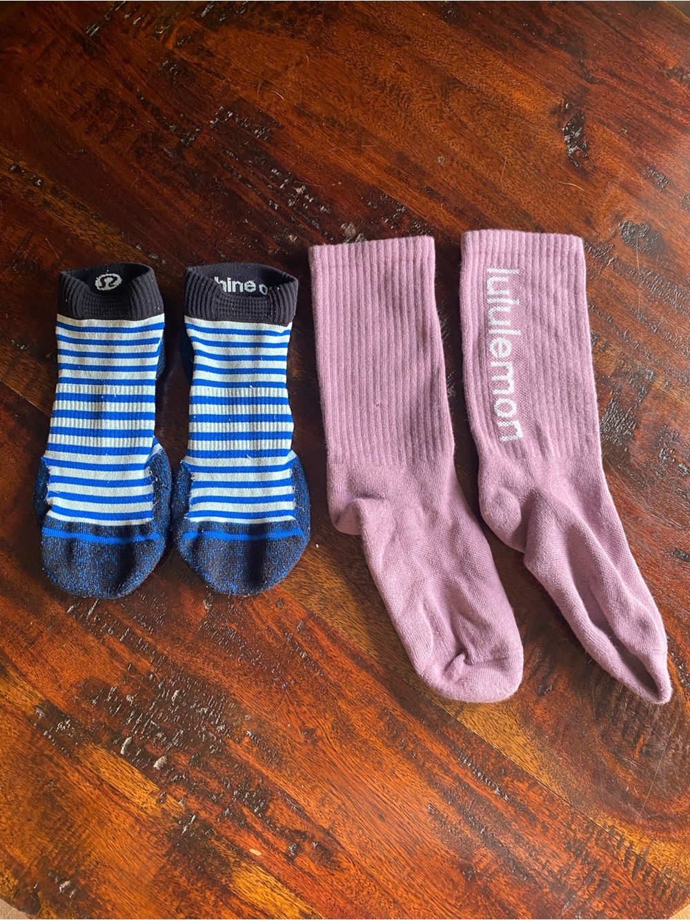Lululemon socks crew and ankle style size medium